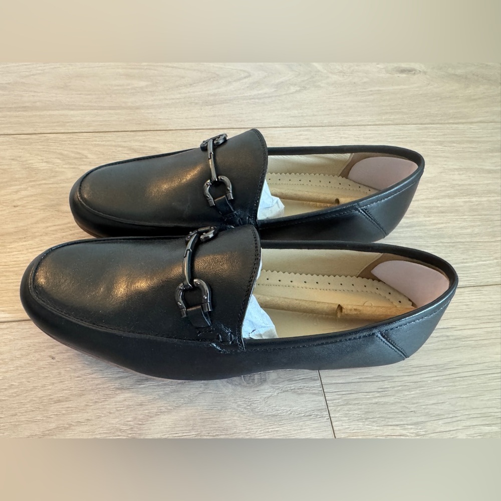NIB Signature by Journee Collection GIIA Black Leather Loafers, Size 7